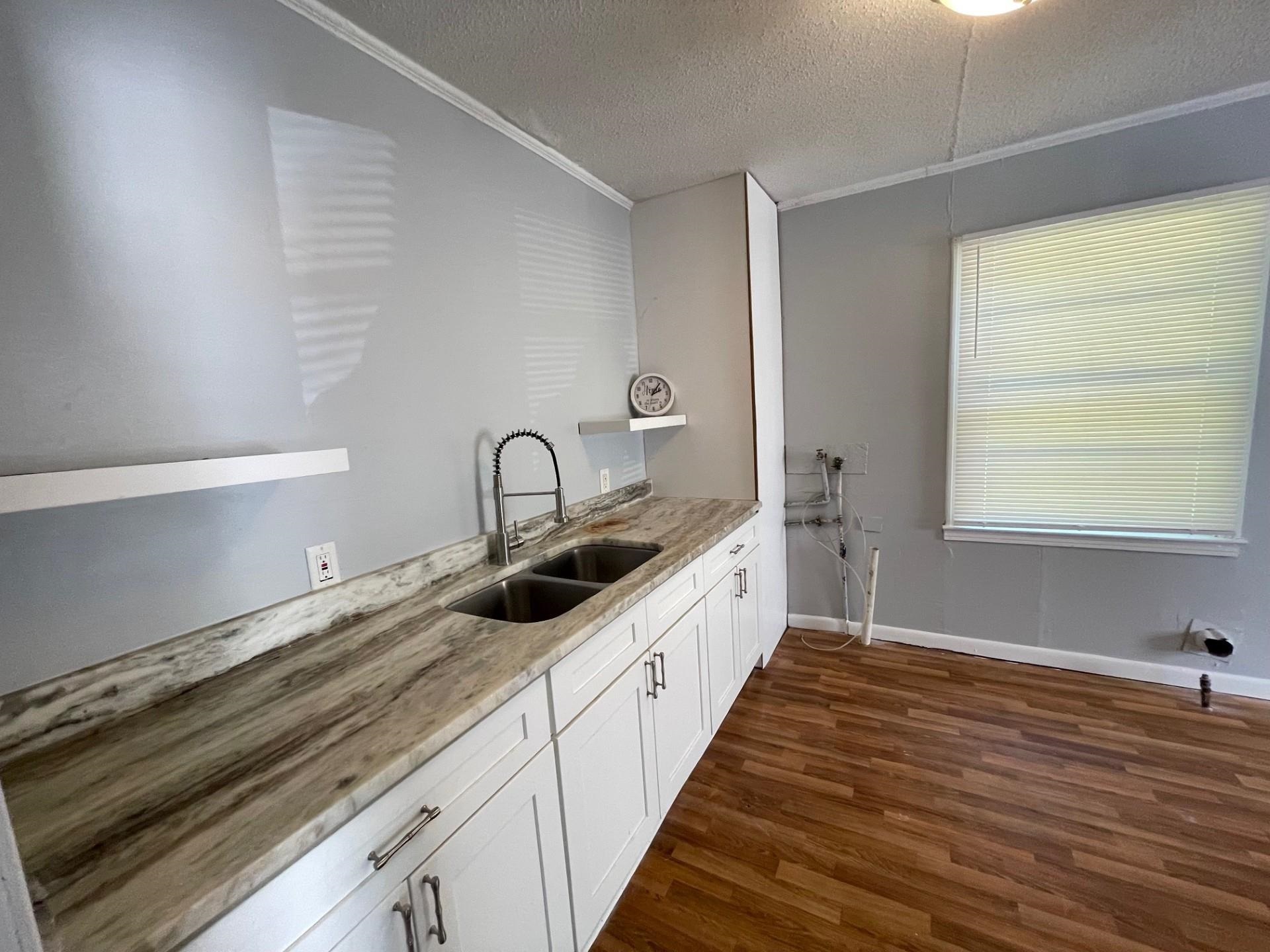 7329 Twin Beech Road Fairhope, AL 36532 - Photo 5 of 16 Kitchen