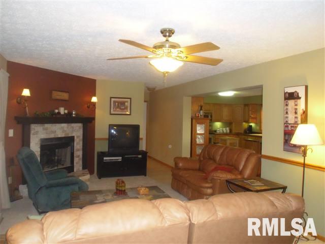 26184 Territorial Road Le Claire, IA 52753 - Photo 6 of 12 Gallery Image 6