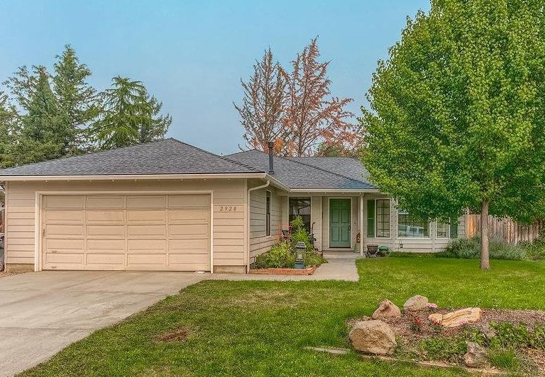 2928 Aldersgate Road Medford, OR 97504 - Photo 2 of 25 Additional Photo