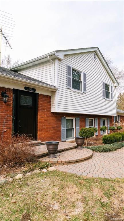 1072 Kingsview Avenue Rochester Hills, MI 48309 - Photo 6 of 38