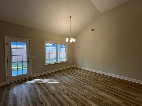 $1,950 | 413 Pine Street, Darien, GA 31305