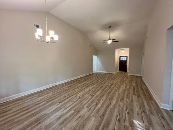 $1,950 | 413 Pine Street, Darien, GA 31305