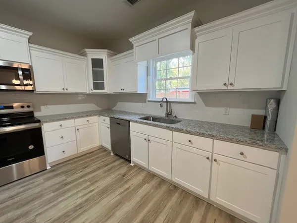 $1,950 | 413 Pine Street, Darien, GA 31305