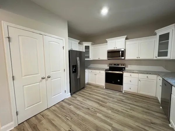 $1,950 | 413 Pine Street, Darien, GA 31305