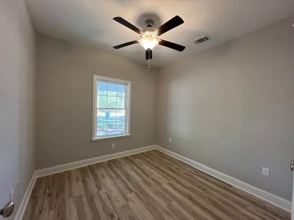 $1,950 | 413 Pine Street, Darien, GA 31305