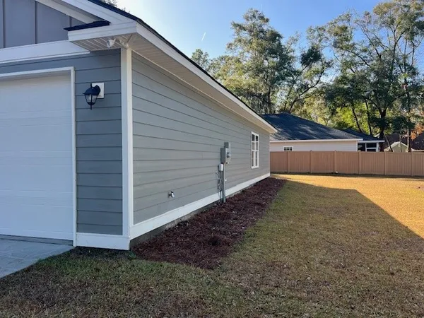 $1,950 | 413 Pine Street, Darien, GA 31305