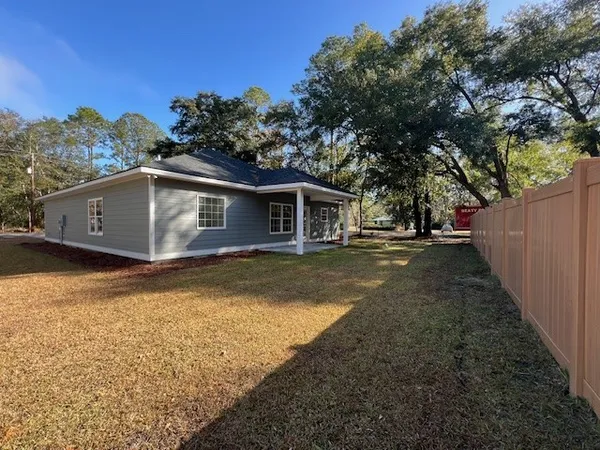 $1,950 | 413 Pine Street, Darien, GA 31305