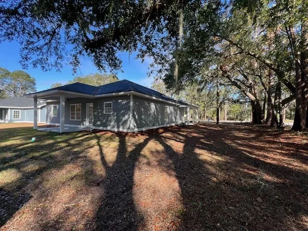 $1,950 | 413 Pine Street, Darien, GA 31305
