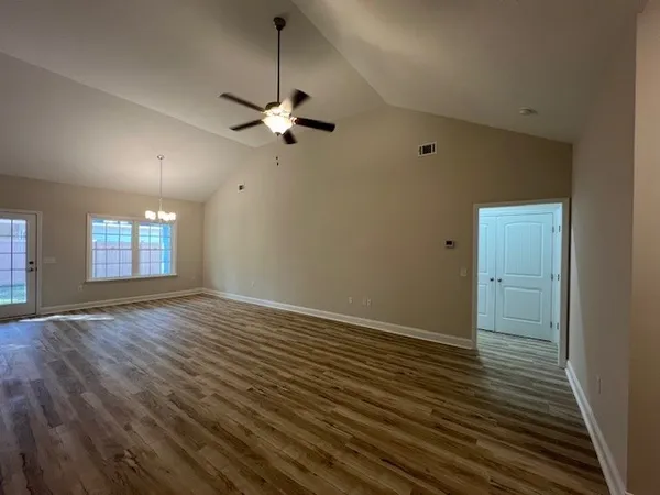 $1,950 | 413 Pine Street, Darien, GA 31305