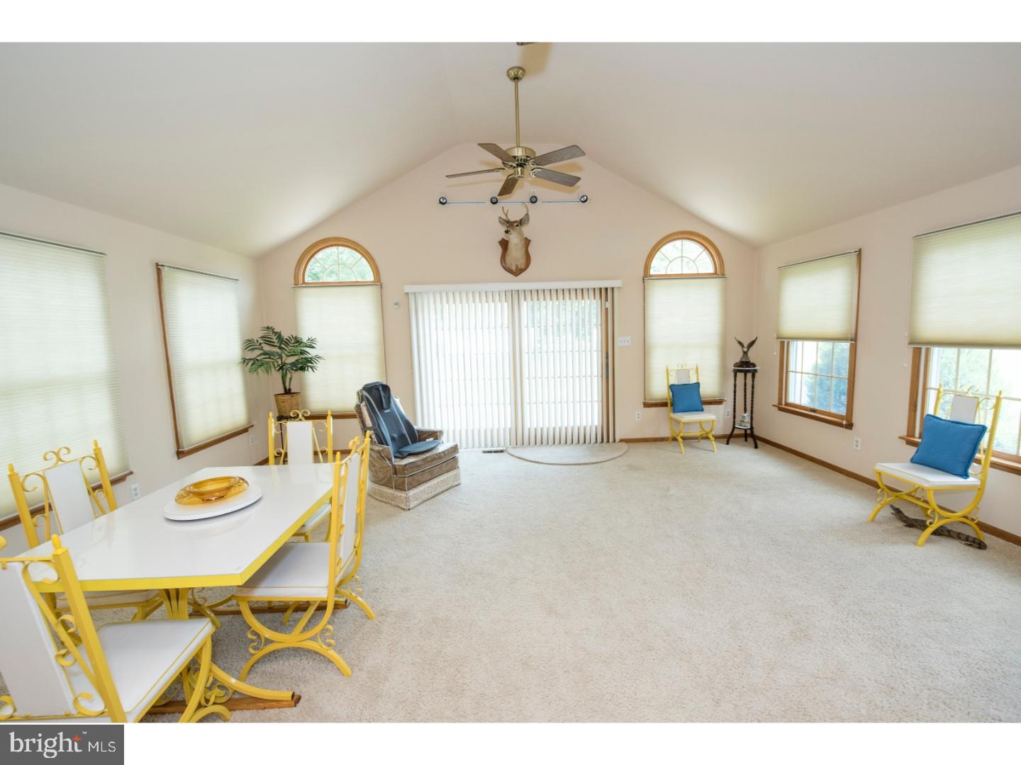 424 New Road Southampton, PA 18966 - Photo 5 of 25 Family Room
