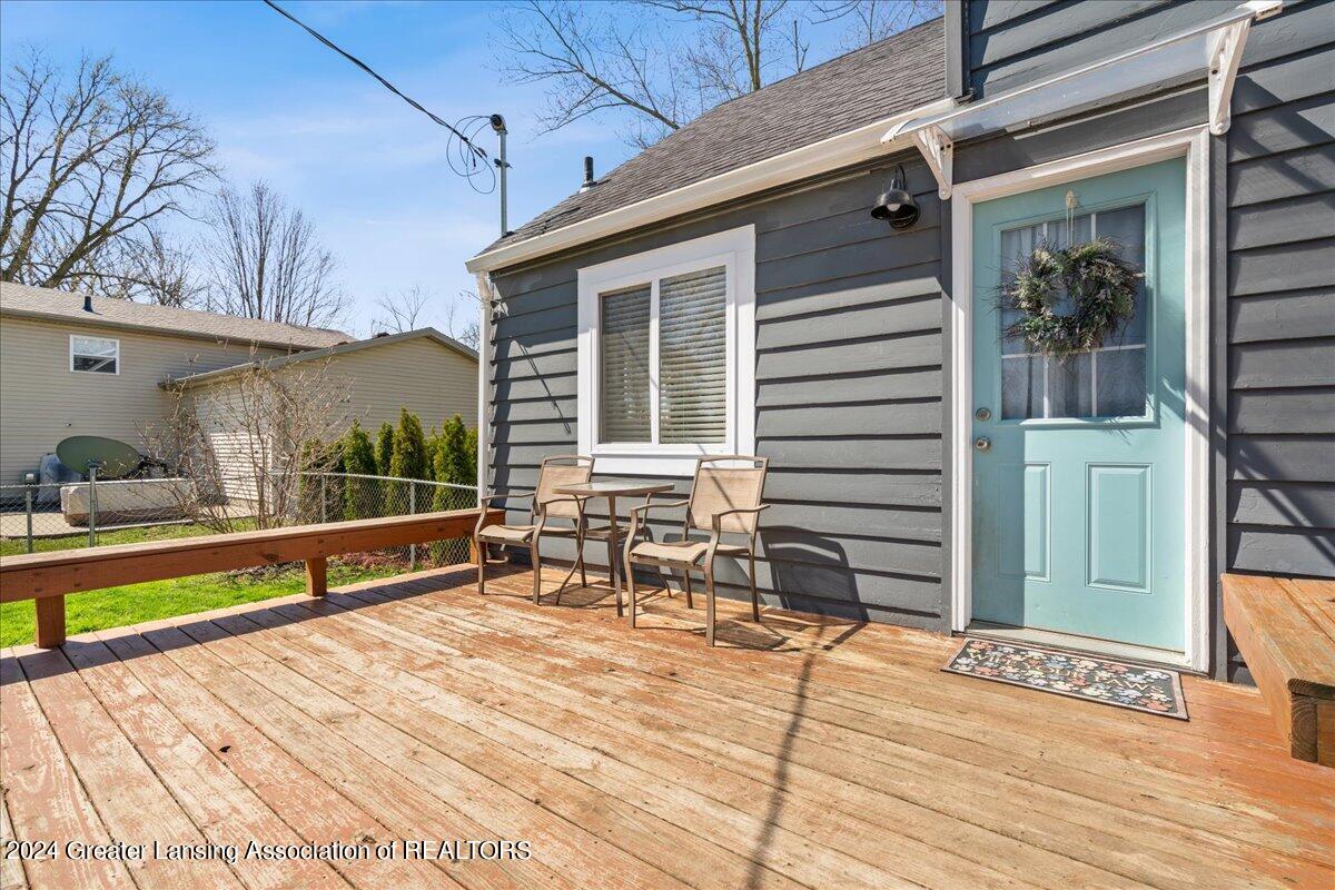 3135 Ingham Street Lansing, MI 48911 - Photo 11 of 28 11-Media Jett-11