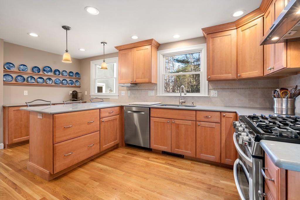 4 Wayside Road Wayland, MA 01778 - Photo 8 of 31