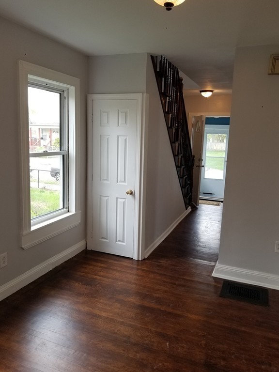 84 Andrew Street Springfield, MA 01109 - Photo 6 of 24 Gallery Image 6