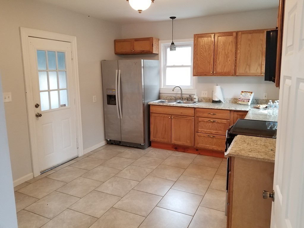 84 Andrew Street Springfield, MA 01109 - Photo 7 of 24 Gallery Image 7