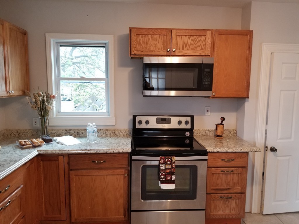84 Andrew Street Springfield, MA 01109 - Photo 10 of 24 Gallery Image 10