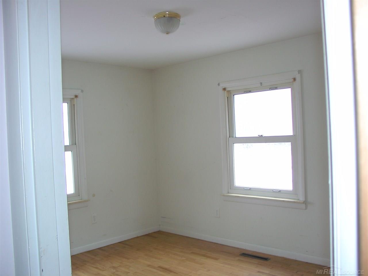 5967 Dryden Road Dryden, MI 48428 - Photo 11 of 40 31322580-10.JPG