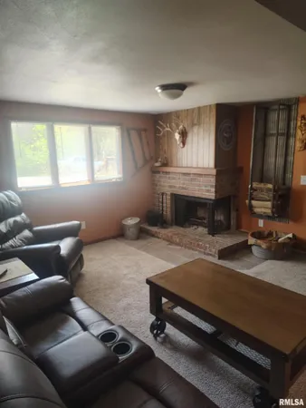 $174,900 | 1824 Riverview Drive, Macomb, IL 61455