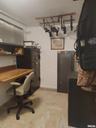 $174,900 | 1824 Riverview Drive, Macomb, IL 61455