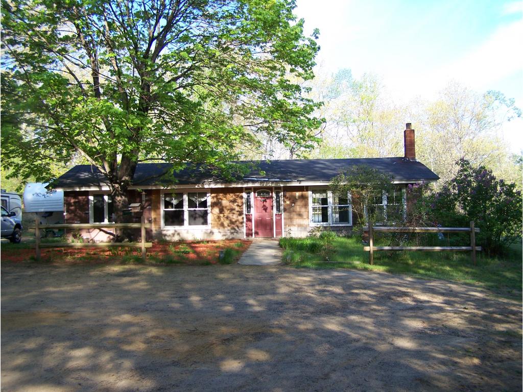 449 Concord Road Northfield, NH 03276 - Photo 2 of 23