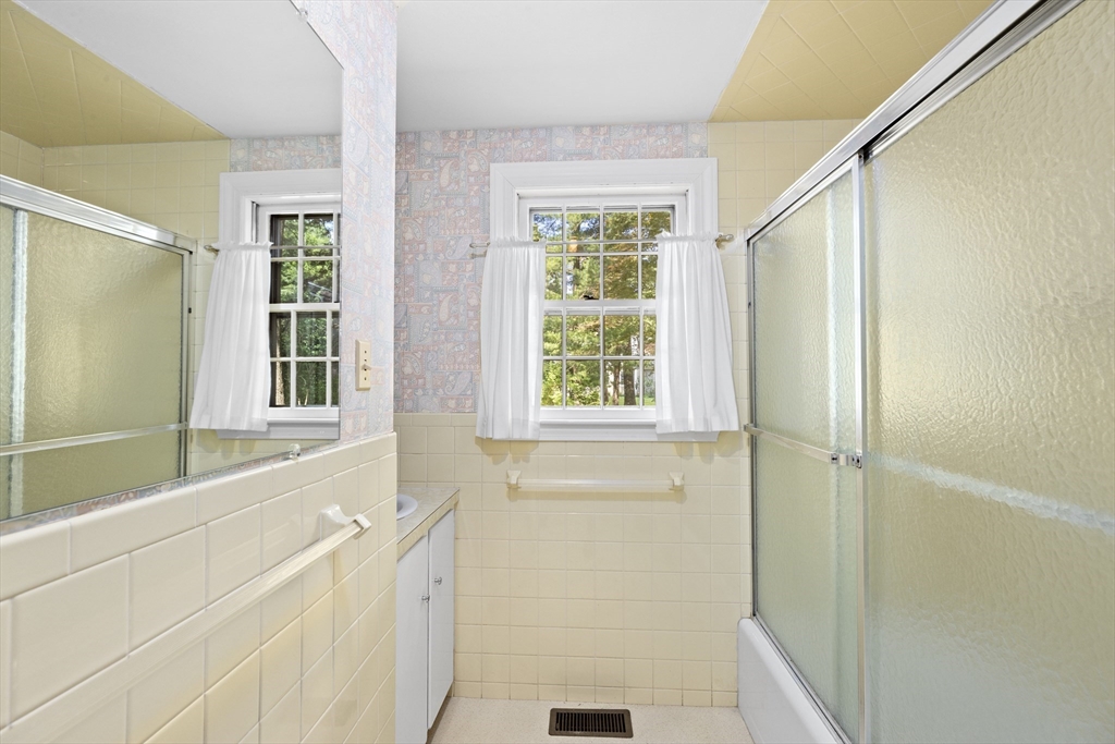 53 Arrowhead Road Duxbury, MA 02332 - Photo 19 of 39 Gallery Image 19