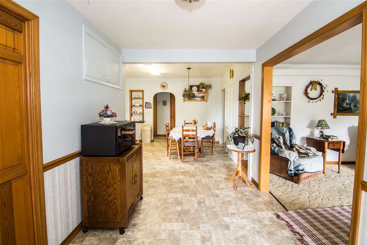 5565 Briery Branch Road Dayton, VA 22821 - Photo 6 of 26 a living room with furniture