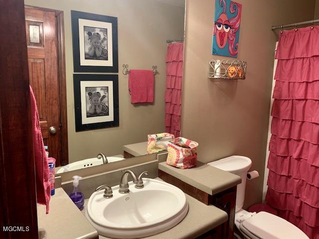 7535 Methodist Church Road Moss Point, MS 39562 - Photo 20 of 22 Guest Bath