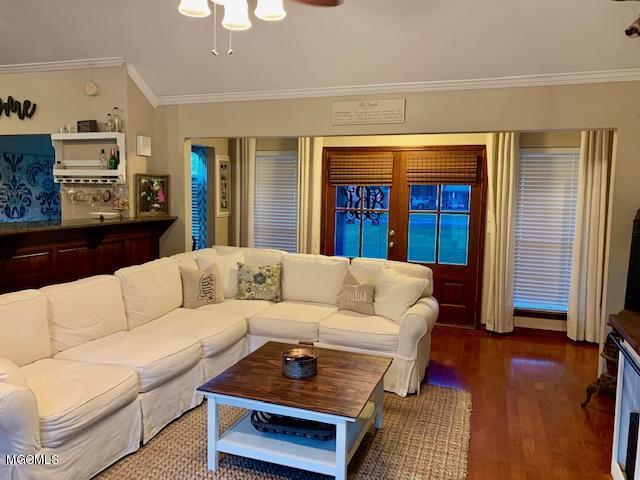 7535 Methodist Church Road Moss Point, MS 39562 - Photo 5 of 22 Family Room