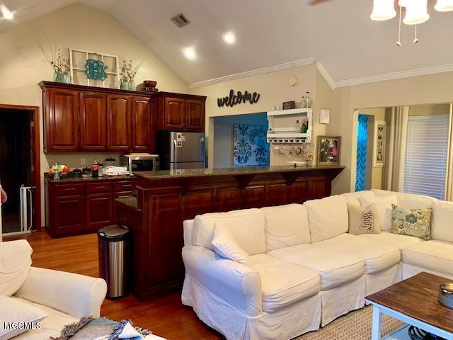 7535 Methodist Church Road Moss Point, MS 39562 - Photo 7 of 22 Family Rm/Kitchen