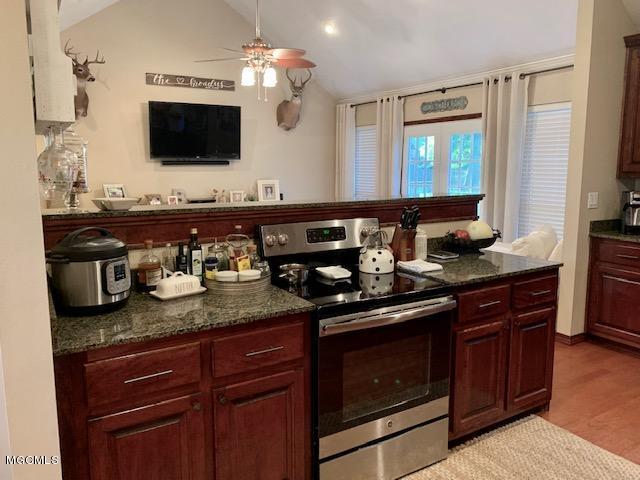 7535 Methodist Church Road Moss Point, MS 39562 - Photo 9 of 22 Kitchen