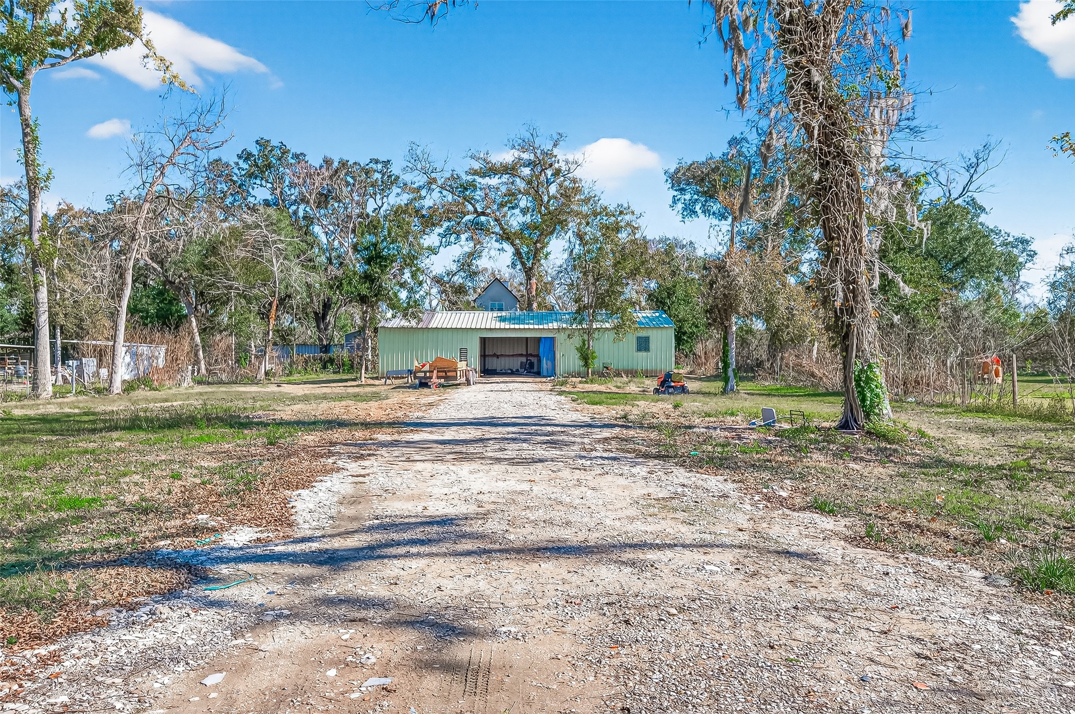 16507 Mill Drive Rosharon, TX 77583 - Photo 3 of 40