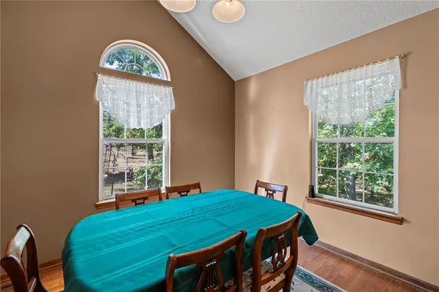 $419,900 | 26690 Oakwood Lane, Clinton, MO 64735