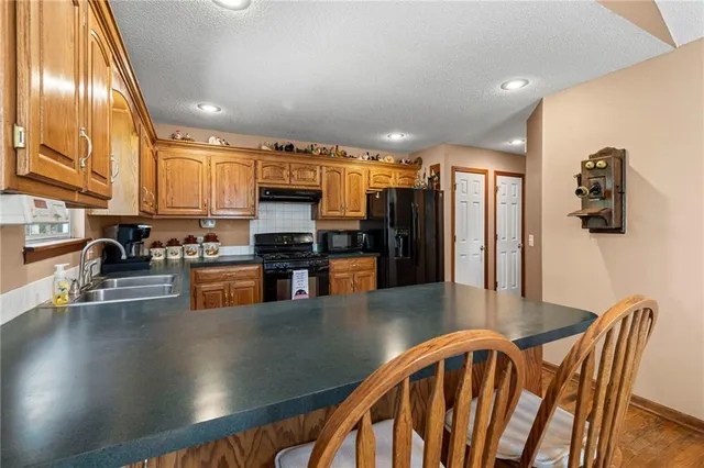 $419,900 | 26690 Oakwood Lane, Clinton, MO 64735