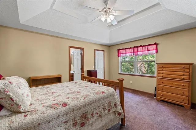 $419,900 | 26690 Oakwood Lane, Clinton, MO 64735