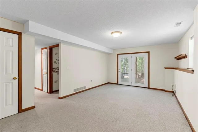 $419,900 | 26690 Oakwood Lane, Clinton, MO 64735