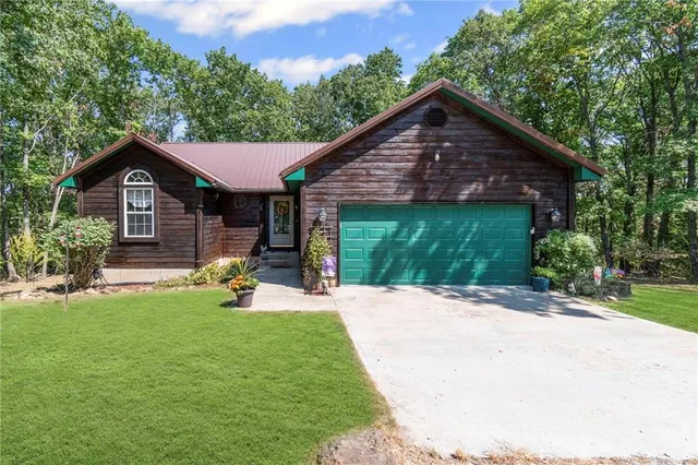 $419,900 | 26690 Oakwood Lane, Clinton, MO 64735