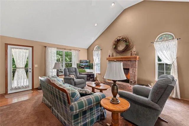 $419,900 | 26690 Oakwood Lane, Clinton, MO 64735