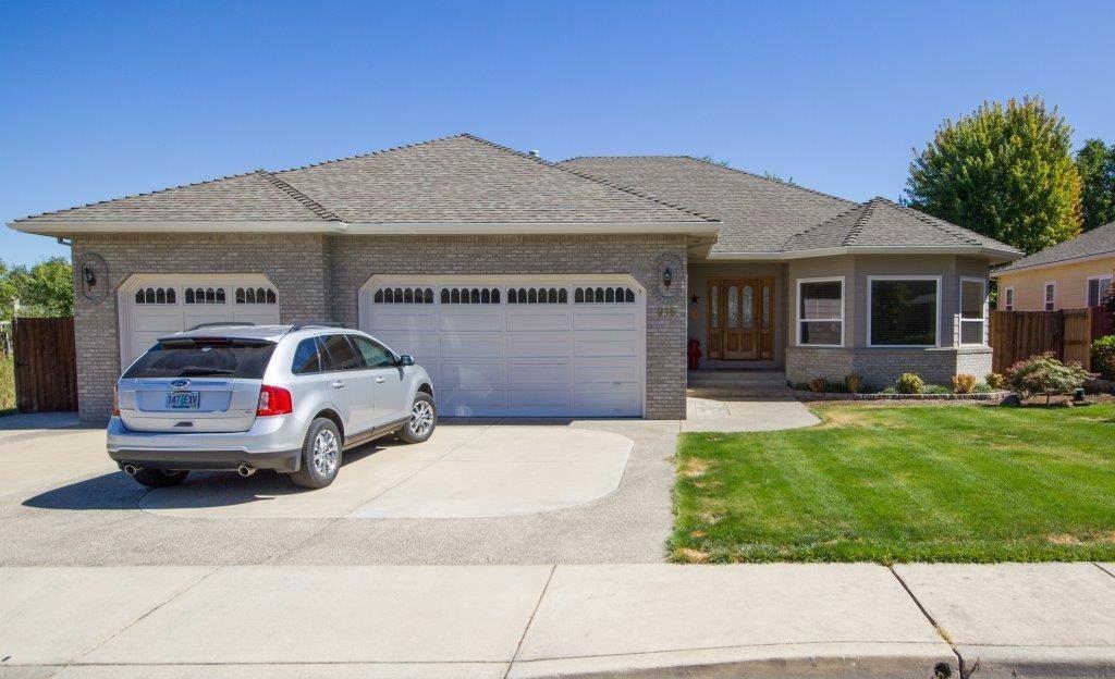 916 Mendolia Way Central Point, OR 97502 - Photo 2 of 24 Additional Photo