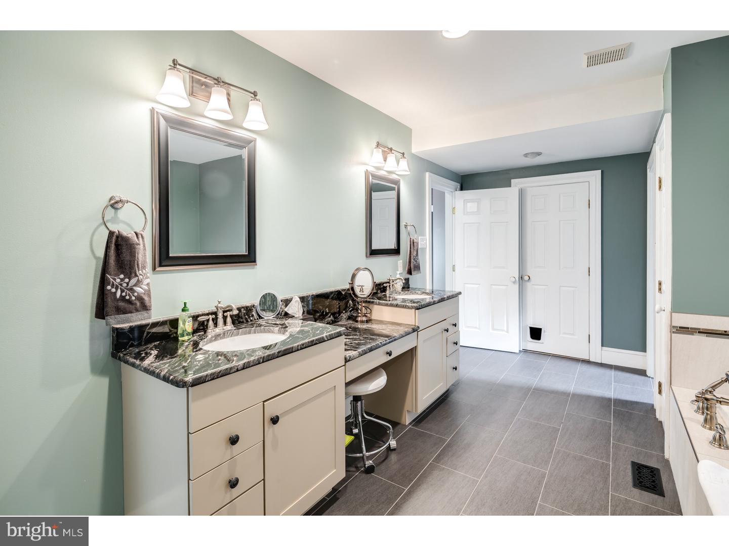 114 Warwick Road Haddonfield, NJ 08033 - Photo 15 of 25 Master Bathroom