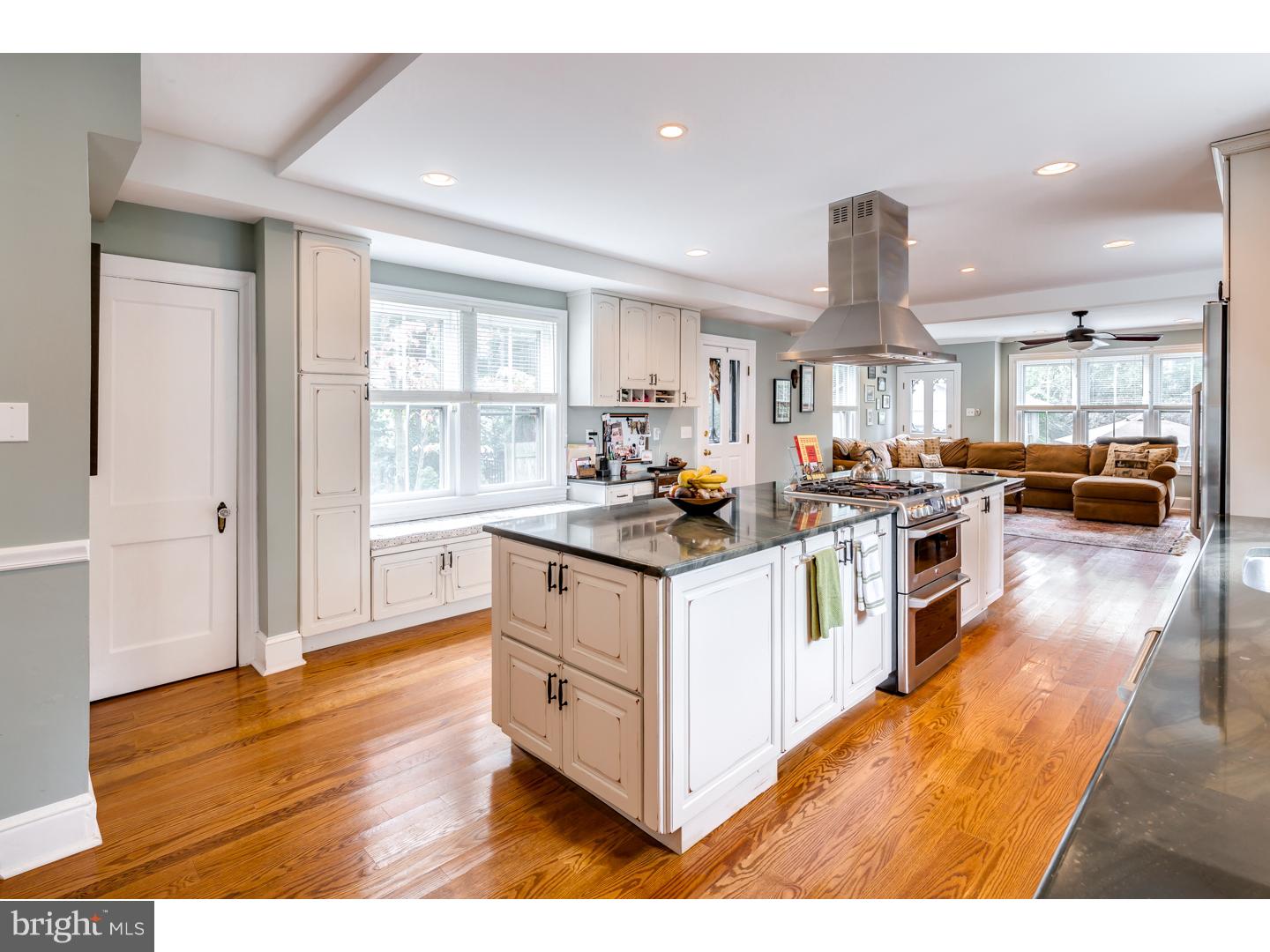 114 Warwick Road Haddonfield, NJ 08033 - Photo 3 of 25 Kitchen