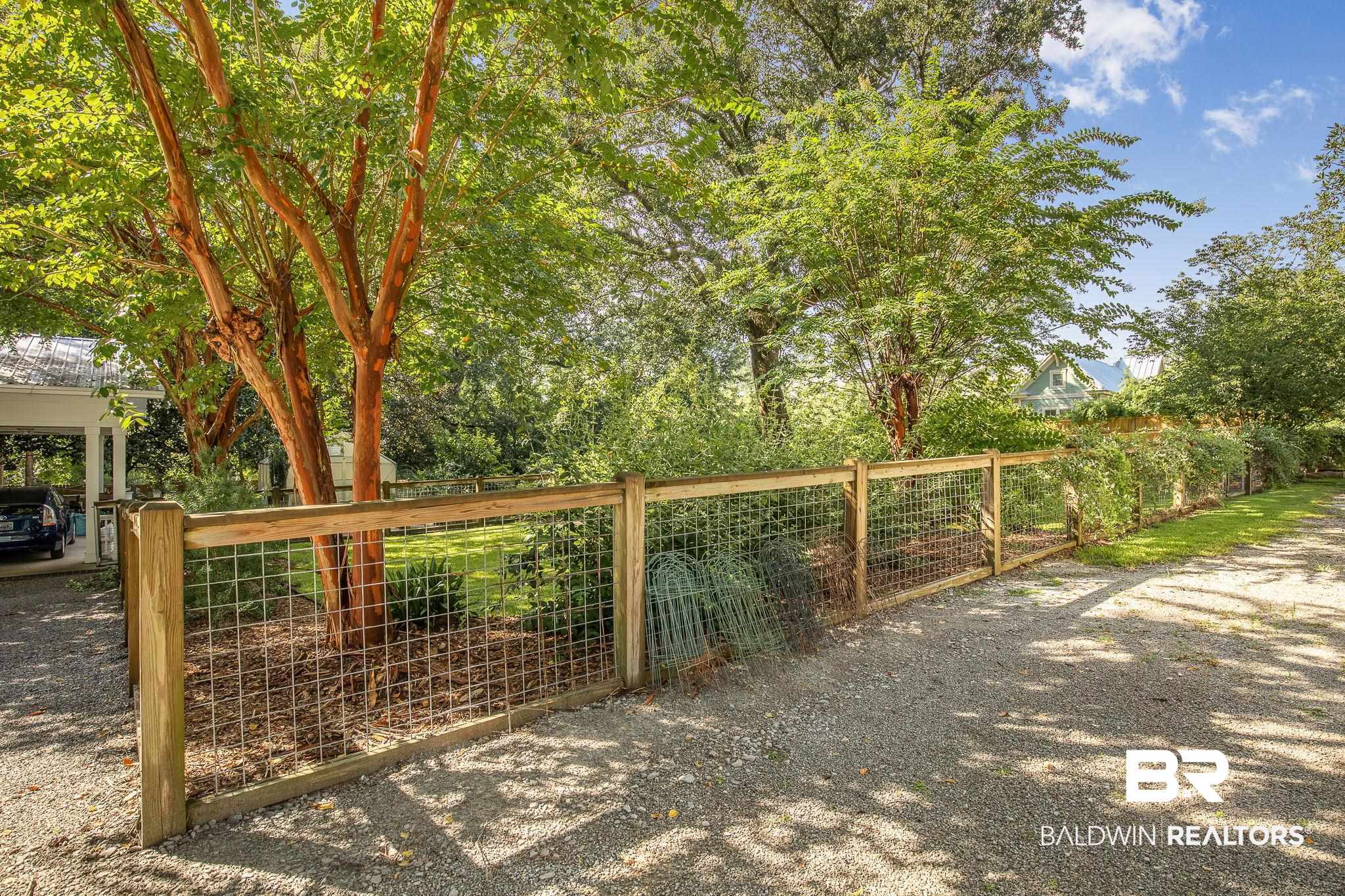 211 Pier Avenue Fairhope, AL 36532 - Photo 8 of 49