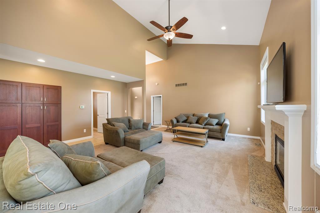 630 Lockmoore Court Rochester Hills, MI 48307 - Photo 10 of 65
