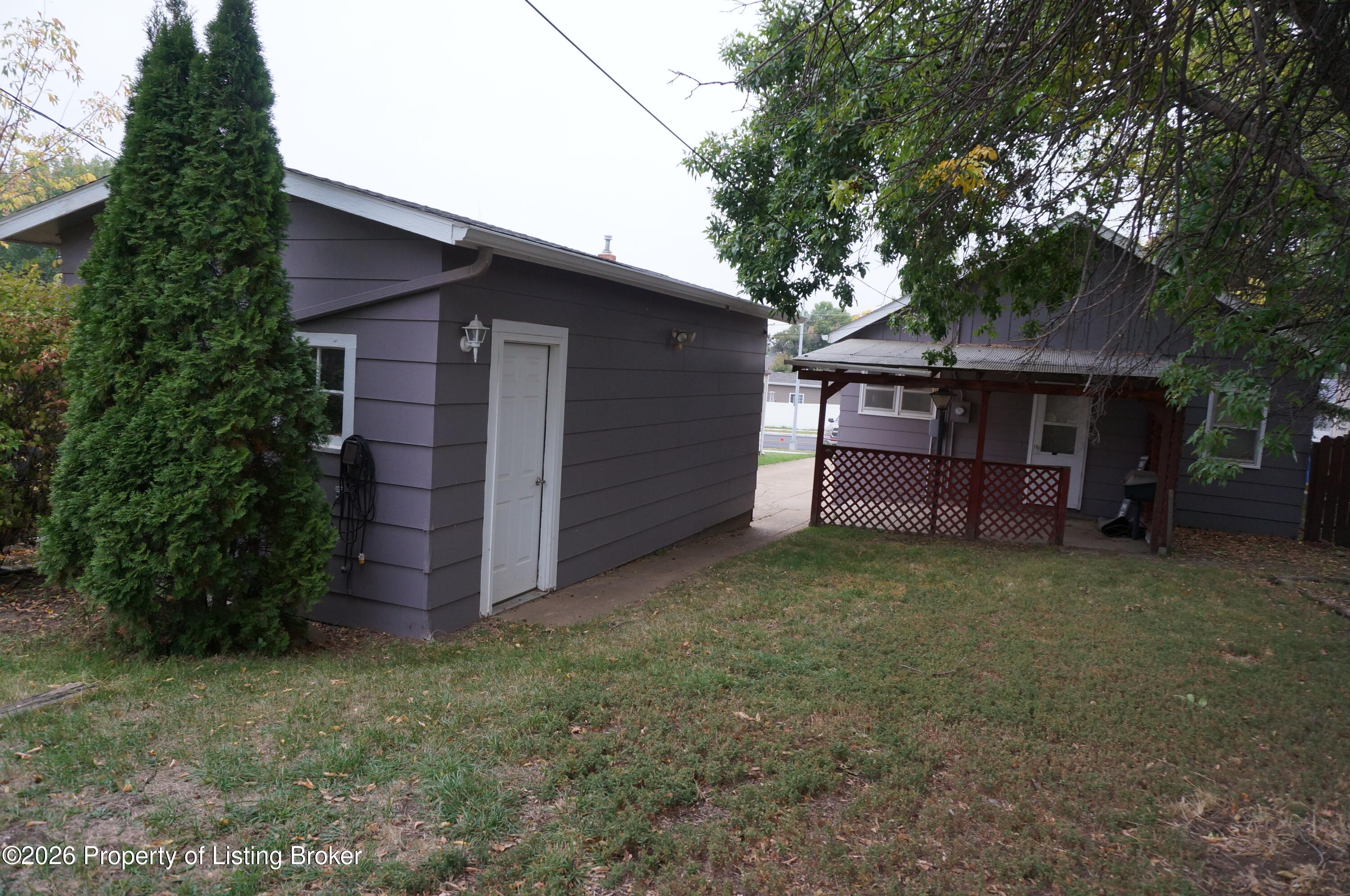 620 Sims Street Dickinson, ND 58601 - Photo 4 of 22 Gallery Image 4
