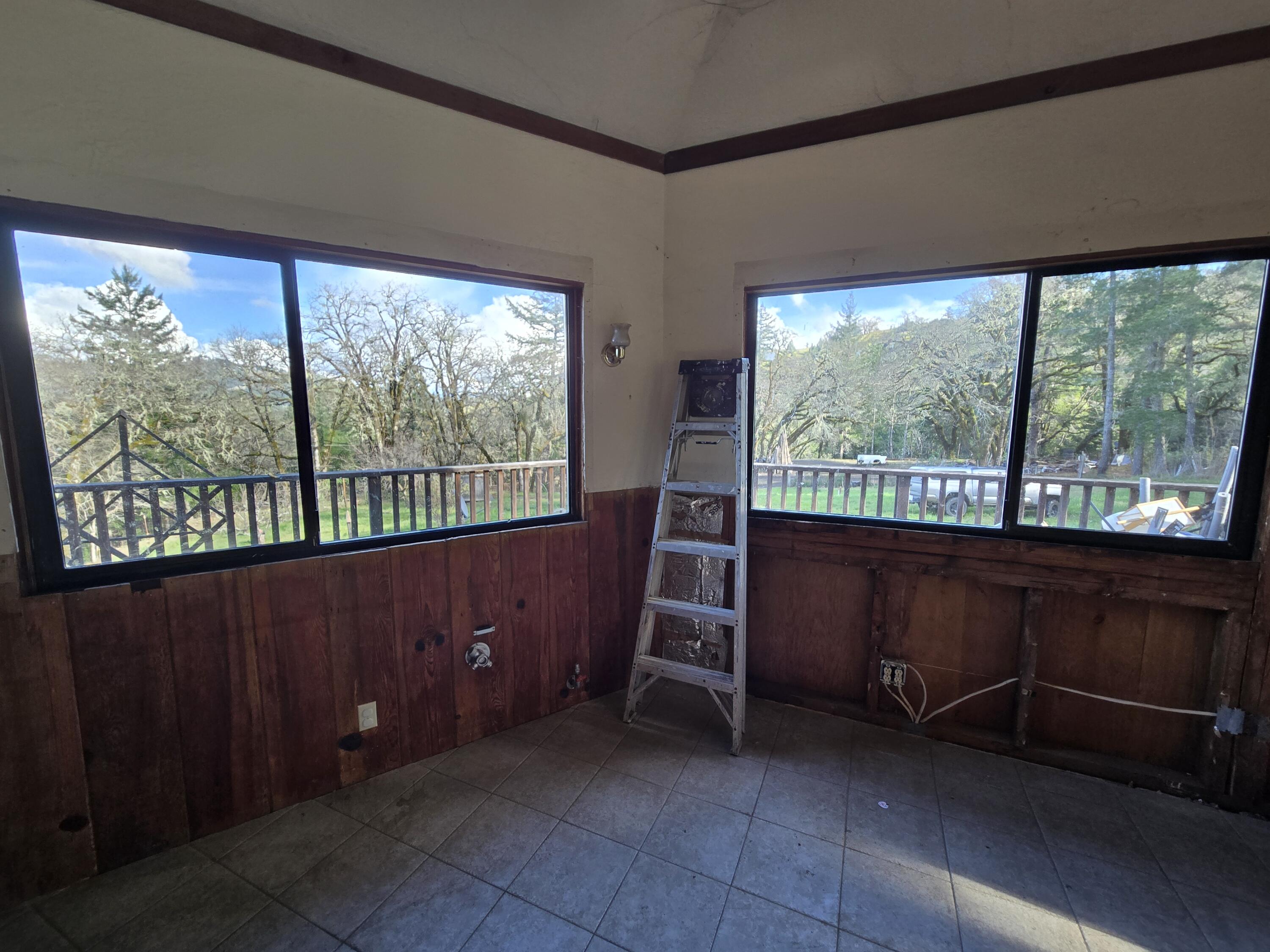 3830 Thomas Road Miranda, CA 95553 - Photo 11 of 82