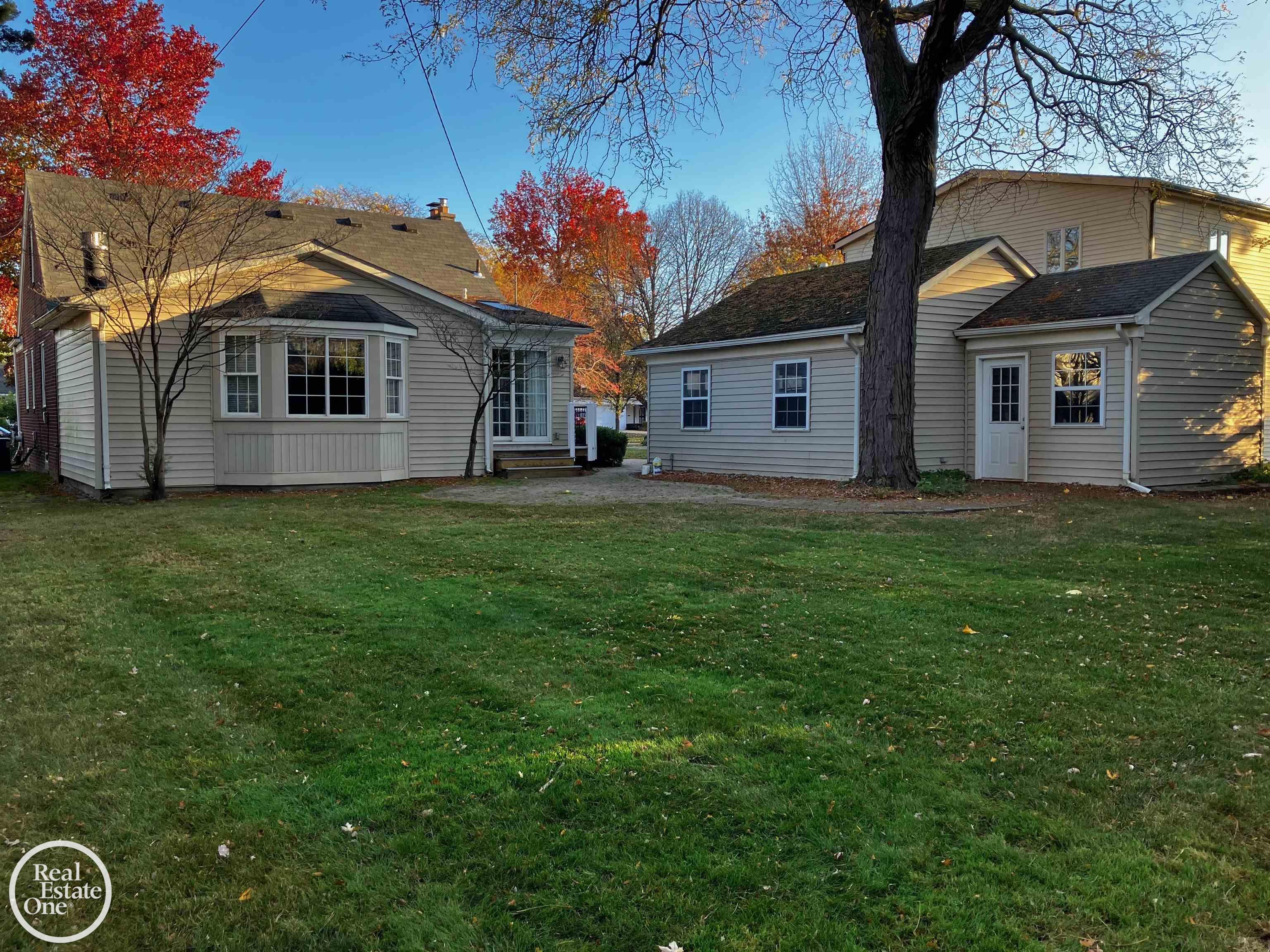 735 Hampton Road Grosse Pointe, MI 48236 - Photo 25 of 27 50160634-7767a738-47b3-431d-a766-a6979e9ebc0e.JPG