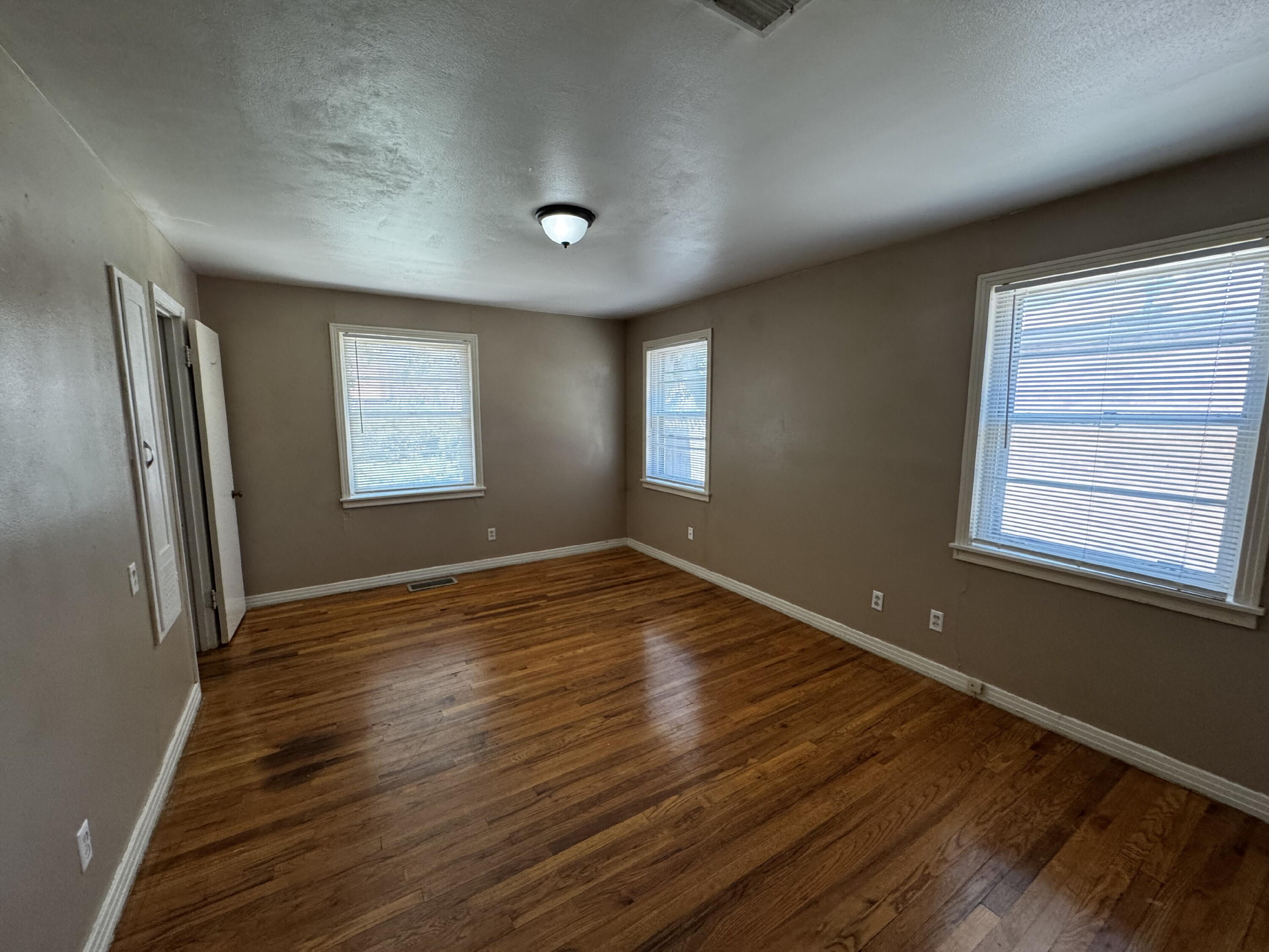 3806 23rd Street Lubbock, TX 79410 - Photo 10 of 13 IMG_7274