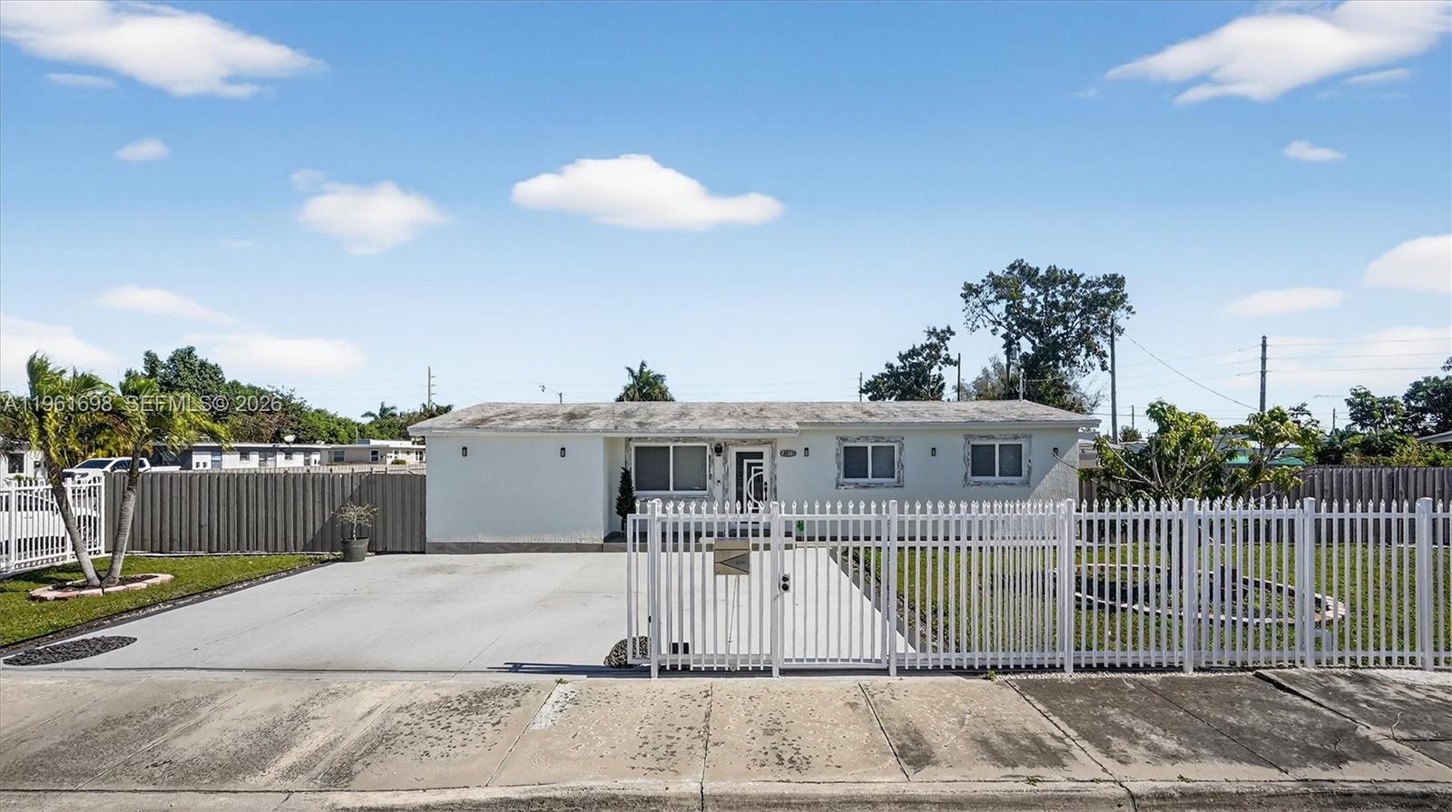 22301 Southwest 117th Place Miami, FL 33170 - Photo 2 of 29