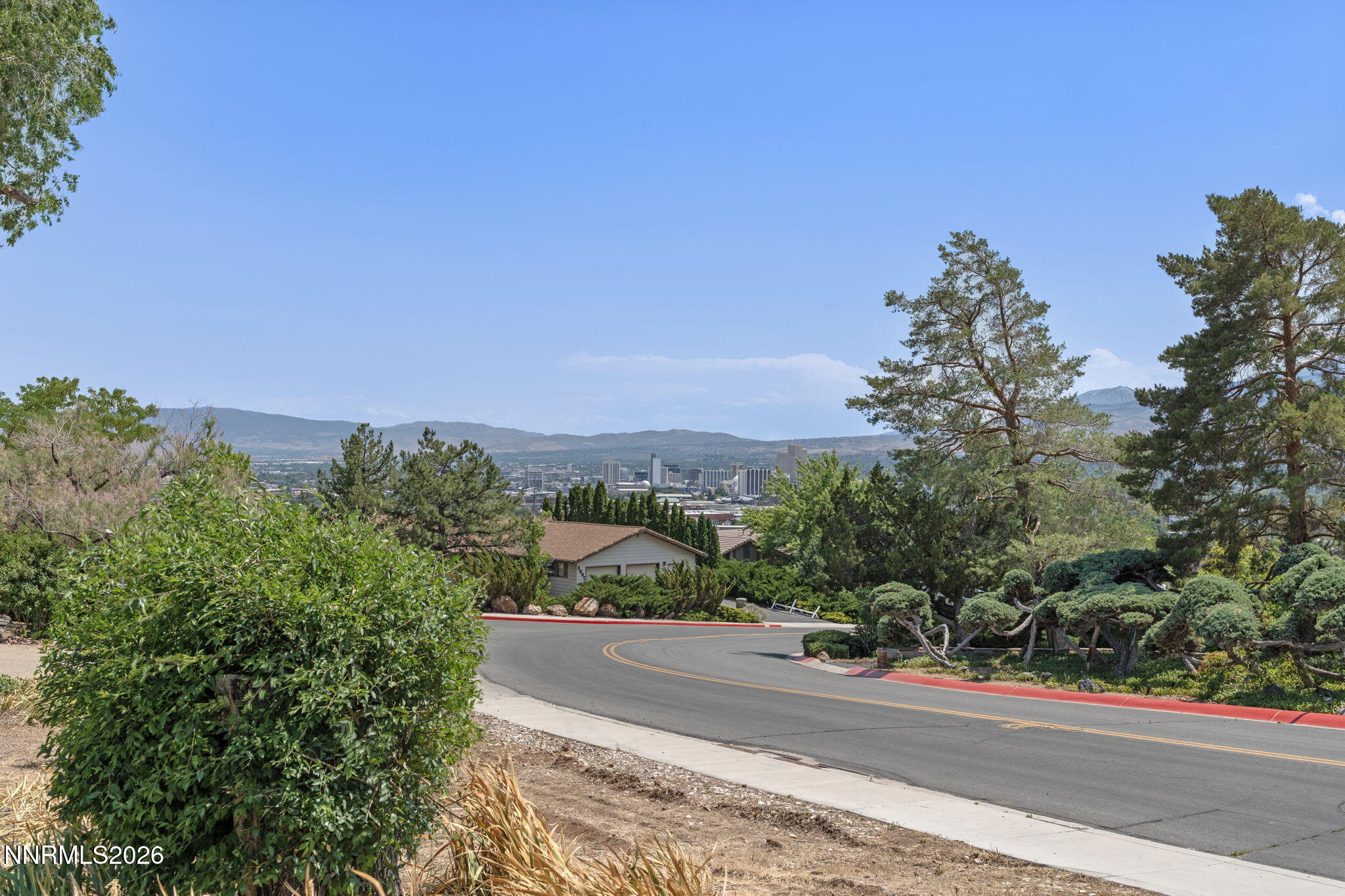 3160 Comstock Drive Reno, NV 89512 - Photo 8 of 37 11-web-or-mls-DSC03317