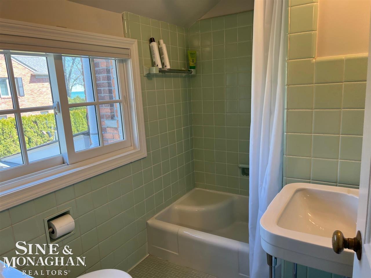 26 Harbor Hill Road Grosse Pointe Farms, MI 48236 - Photo 38 of 42