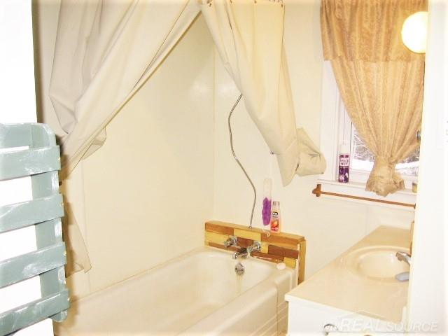 2450 Lakeshore Road Applegate, MI 48401 - Photo 18 of 28