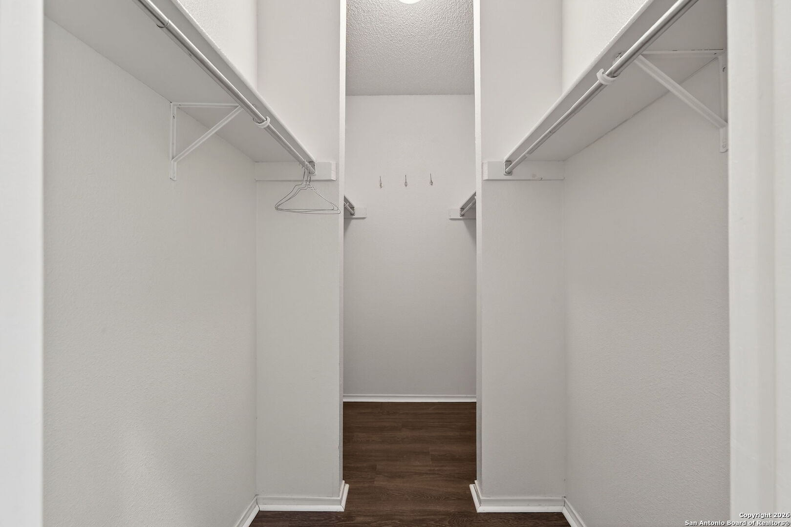 11001 Wurzbach Road, Unit 605 San Antonio, TX 78230 - Photo 28 of 47 a view of walk in closet